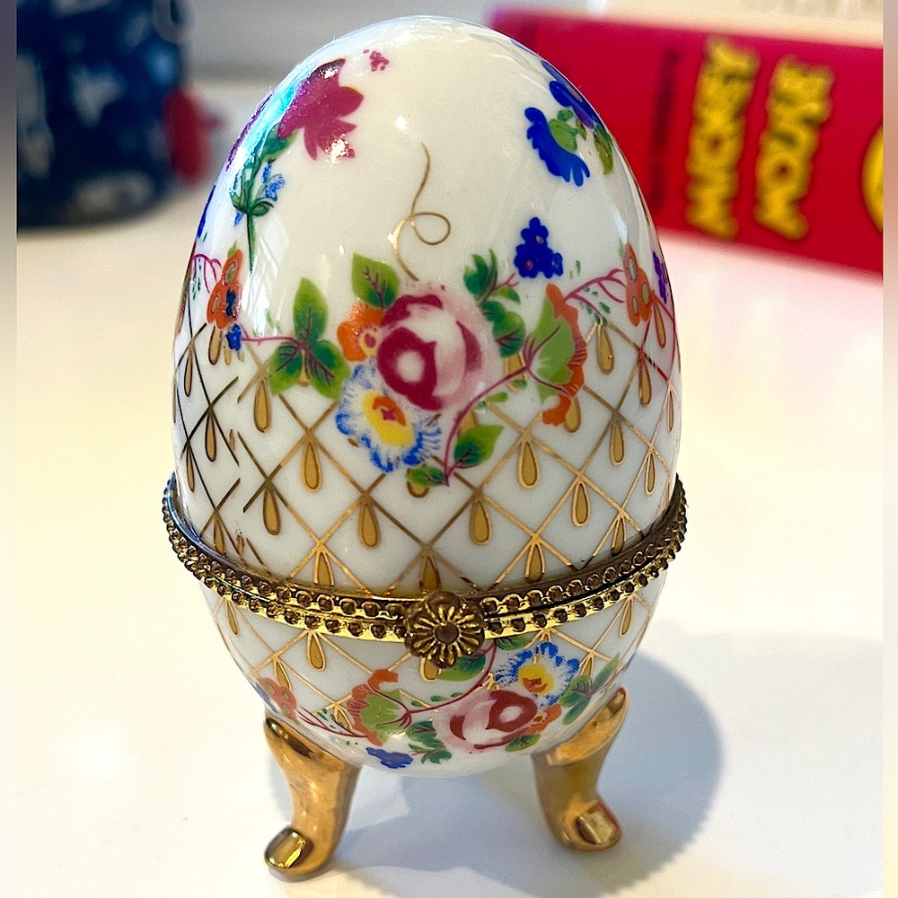 Porcelain Egg Souvenir Box Present Egg